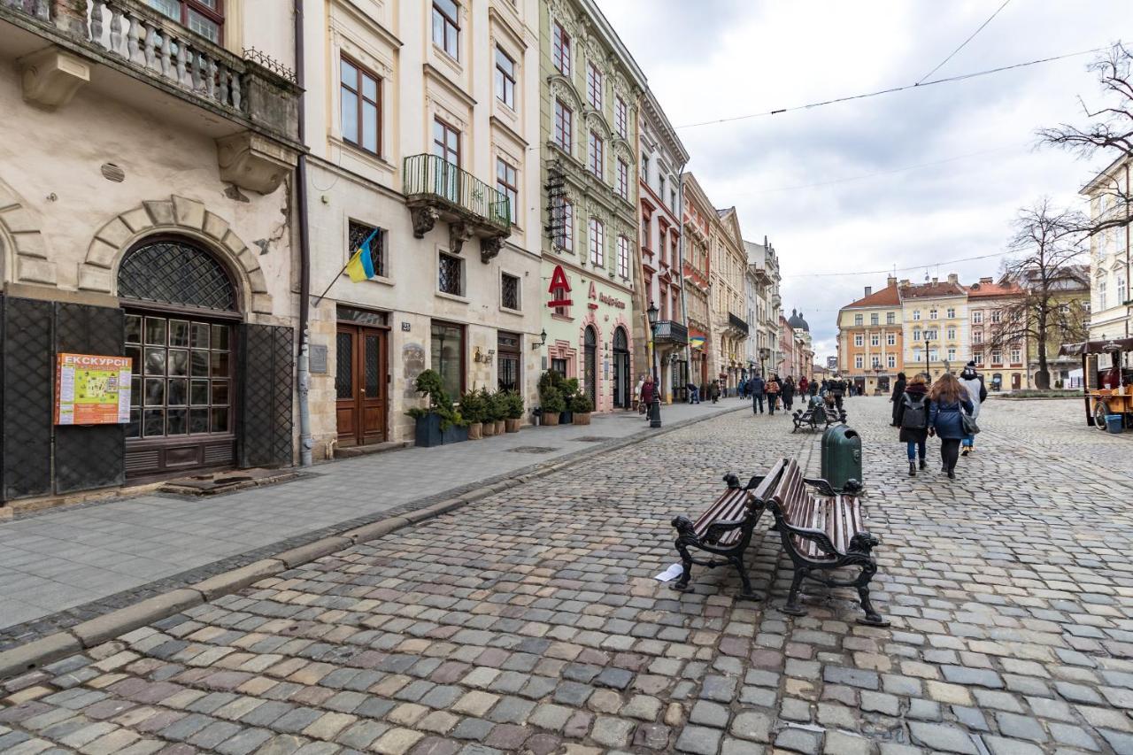 Grand Apartments On Rynok Square Leópolis Exterior foto